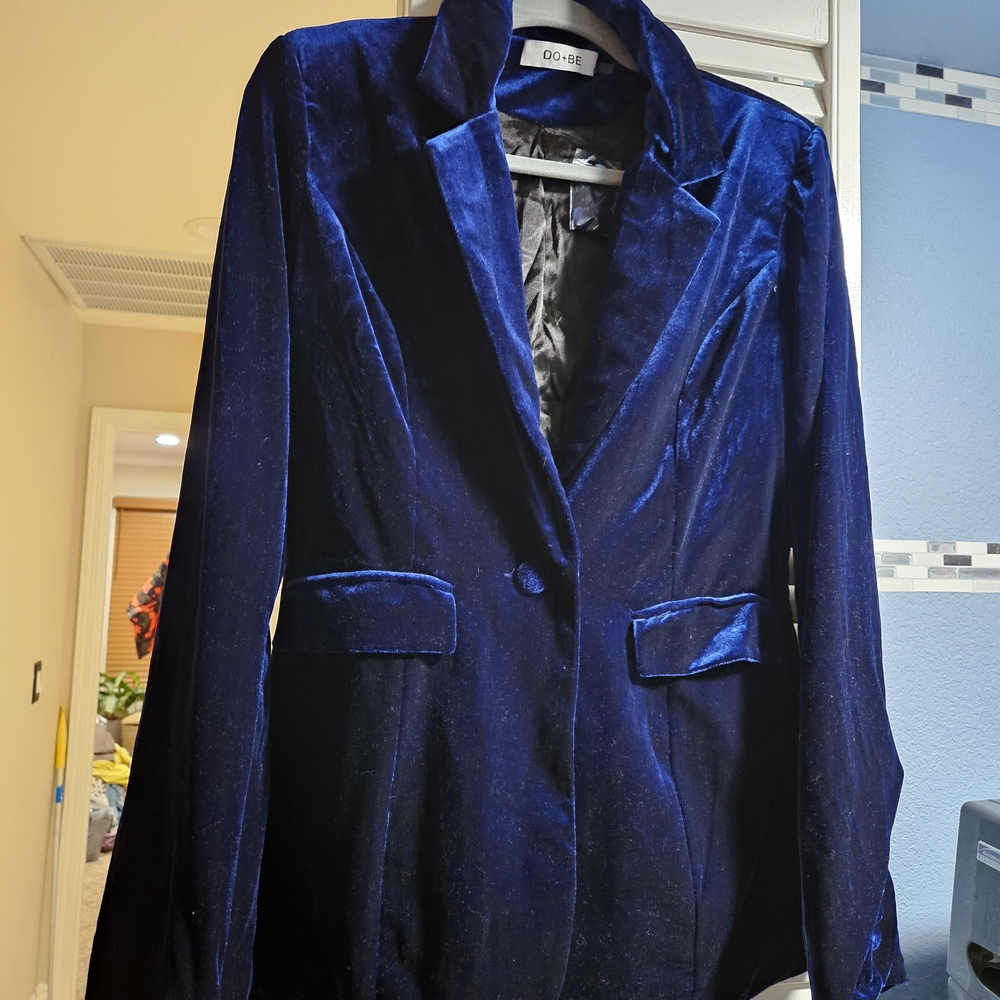 DO+BE Midnight Blue Velvet Blazer